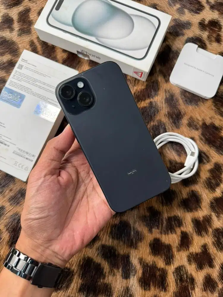 iPhone 15 256GB BH100/CC:42 Resmi (Black)