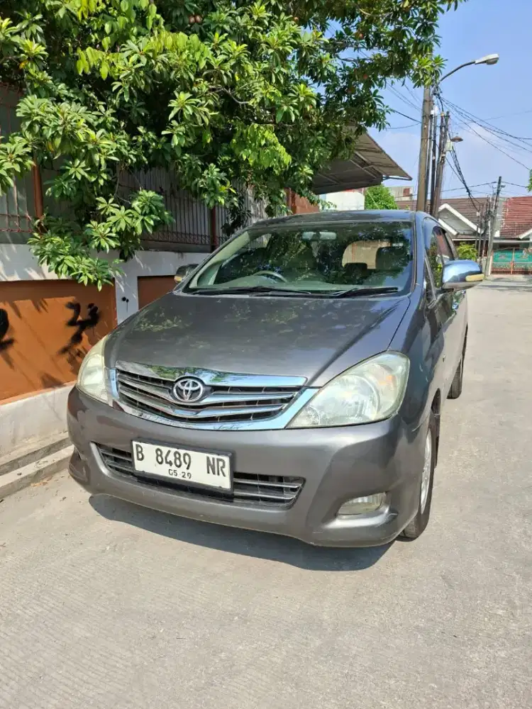 Toyota Kijang Innova 2009 Type G Matic Bensin
