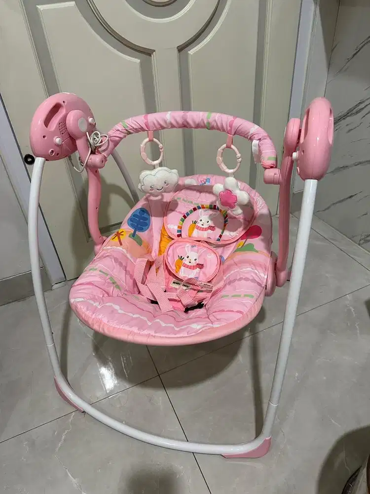 Preloved BABYDOES BABY SWING