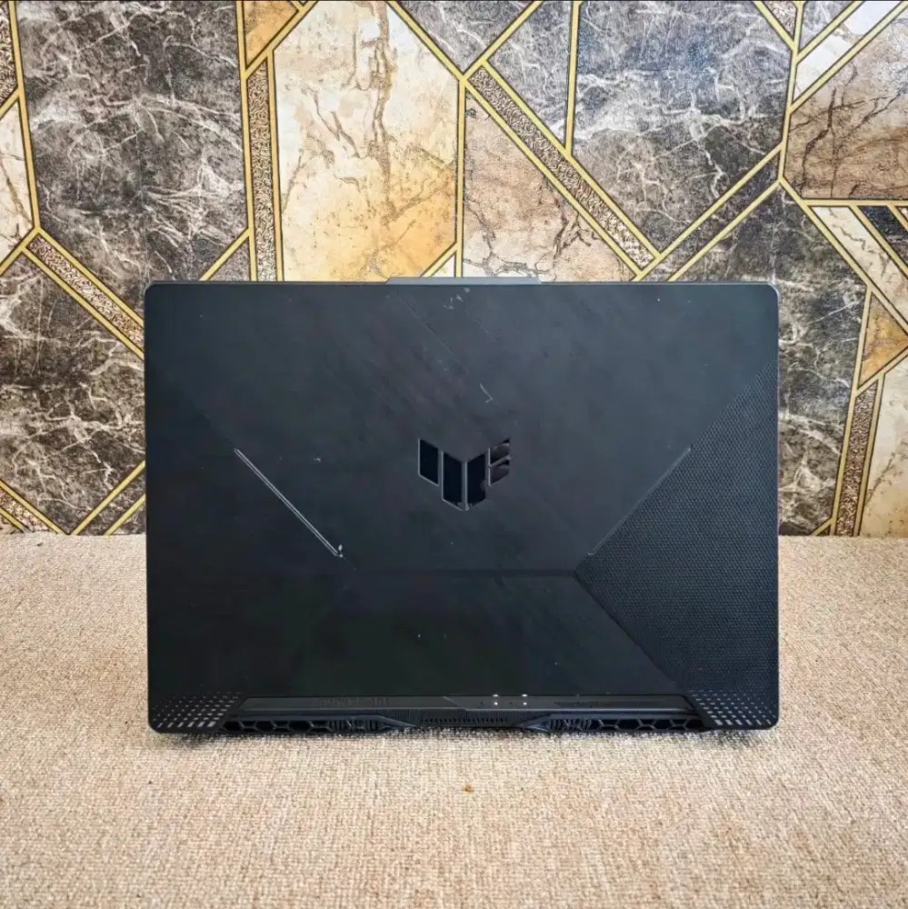 Asus TUF Ryzen 5-7535HS RTX2050 RAM 16/512GB IPS 144hz
