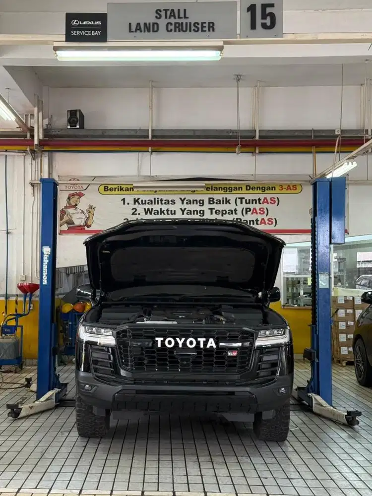 Land Cruiser 300 GR-S 2024 NIK 2023 Black on Black