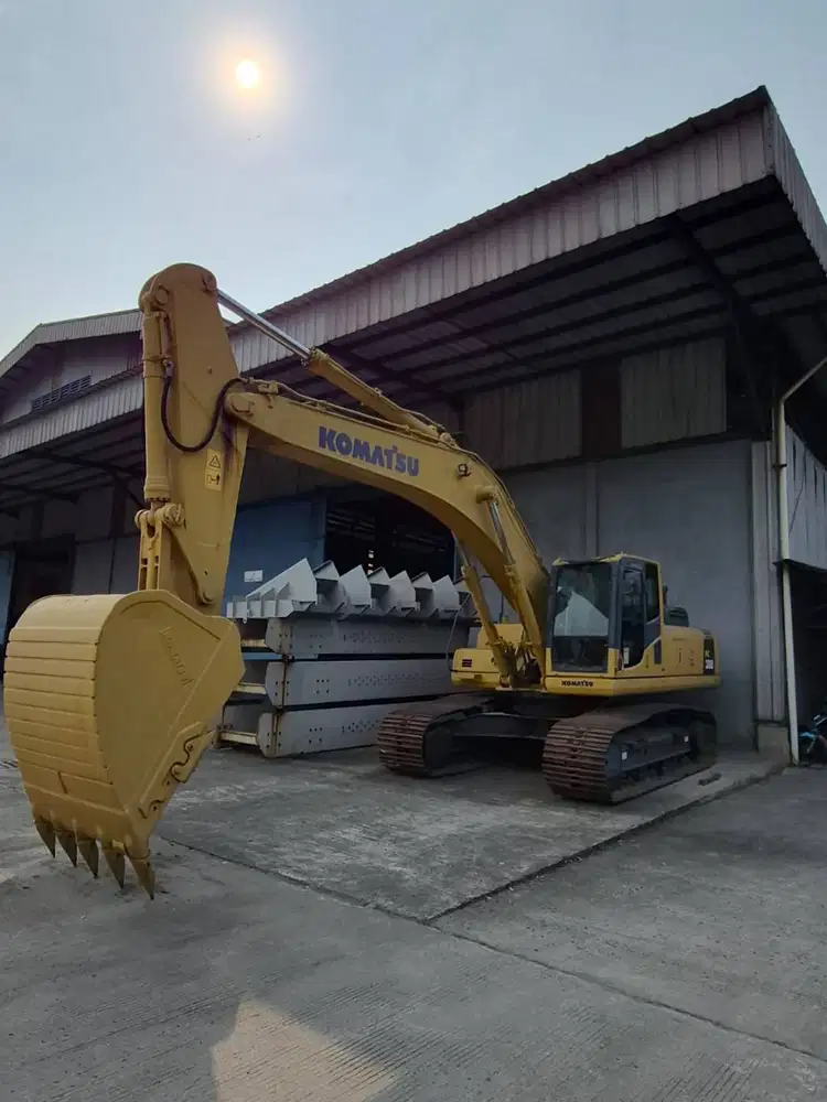 DIJUAL EXCAVATOR KOMATSU PC 300 - 8MO - TAHUN 2013