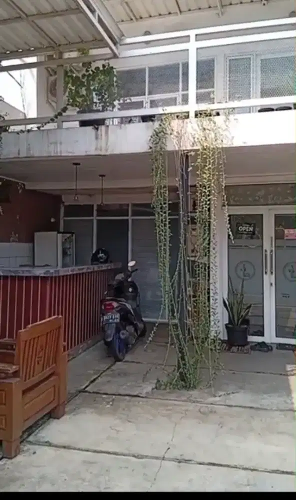 Di Jual  Ruko 2 Lantai Strategis SHM