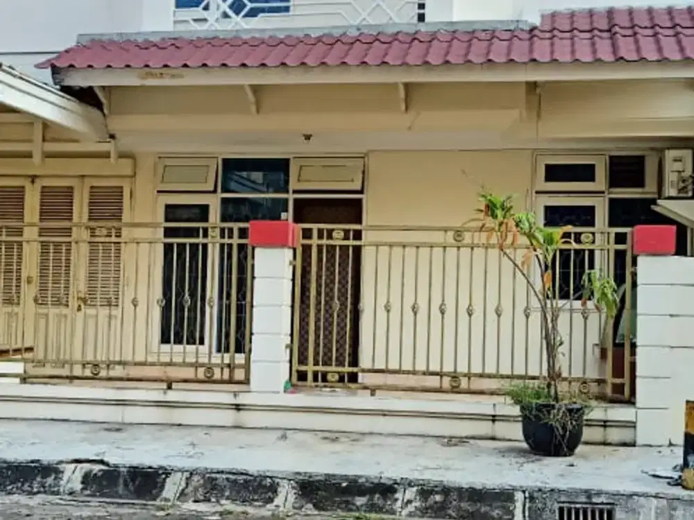 Rumah 2 Lantai di Taman Modern Cakung – LT 180m², 3+1 KT, Kitchen Set, 3 AC, Rp2,3 M Nego