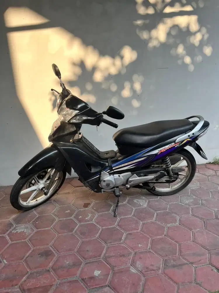Dijual Cepat Motor Kharisma th. 2005
