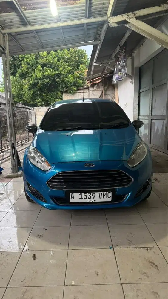 FORD FIESTA 2013 AT