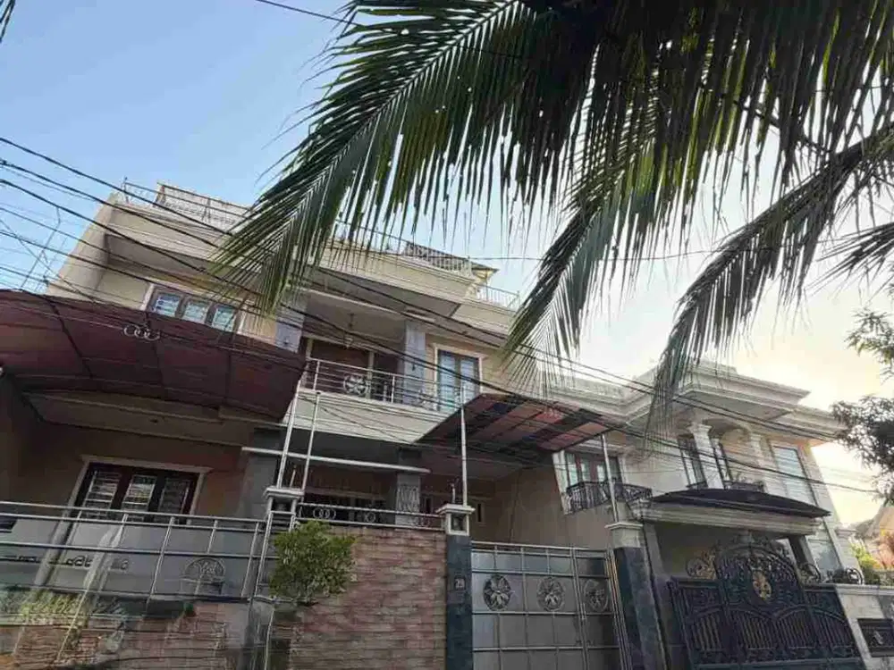 Di Jual Cepat Rumah Besar dan Mewah di Cawang Jakarta Timur