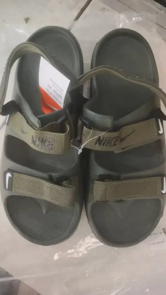 Sepatu sendal Nike