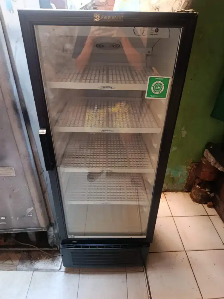 Showcase merek FRIGIGATE 4 RAK