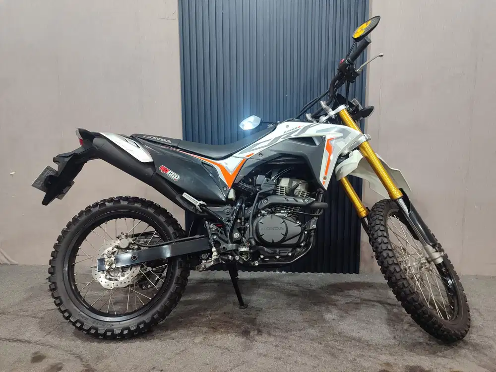 CRF 150L 2023 istimewa mulus terawat siap pakai...
