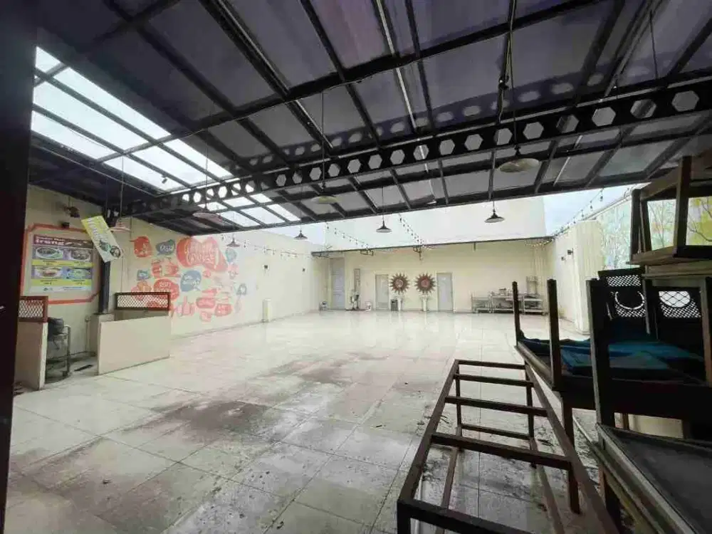 Di Jual dan Di Sewakan Ruang Usaha bangunan 2 lantai ex Cafe di Narogong Bekasi