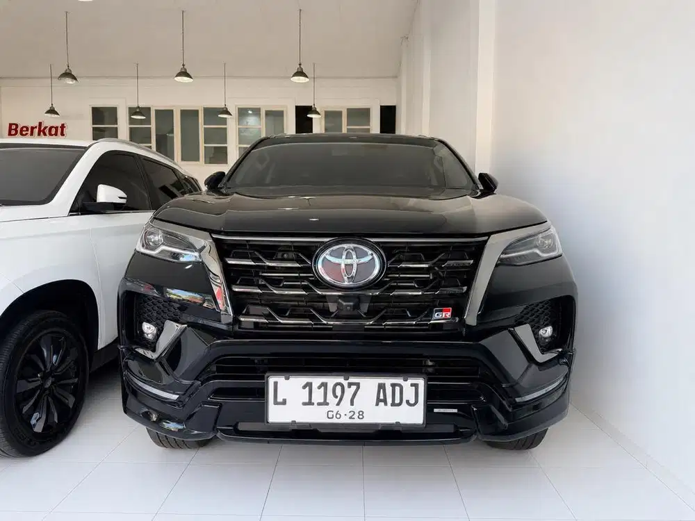 Toyota Fortuner VRZ GR Sport 2,8 AT 2023 “KM 27rb” Siap Pakai