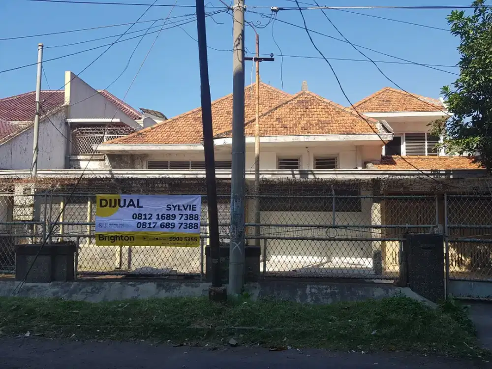 RUMAH 1.5 LANTAI DI JL MAYANG SURABAYA PUSAT