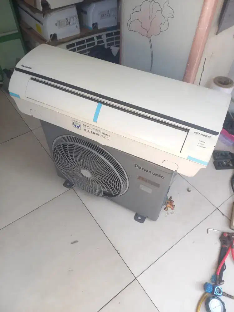 Jual ac 1,1/2 pk panasonic r32  bekas pindahan ac msih ori n dingin
