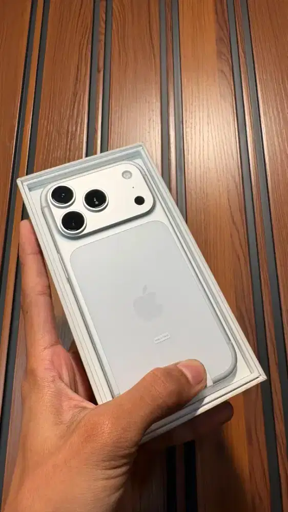 iPhone 17 pro silver 256gb iBox (BNOB)