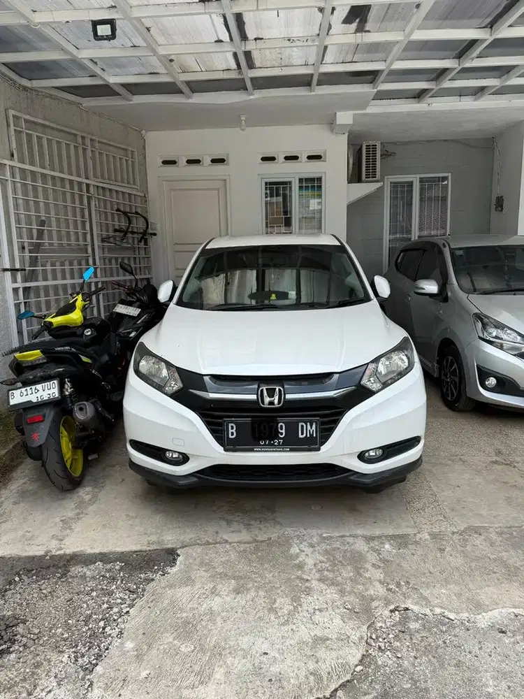 Honda hrv e 2017 at cvt low km record bt/tt bu