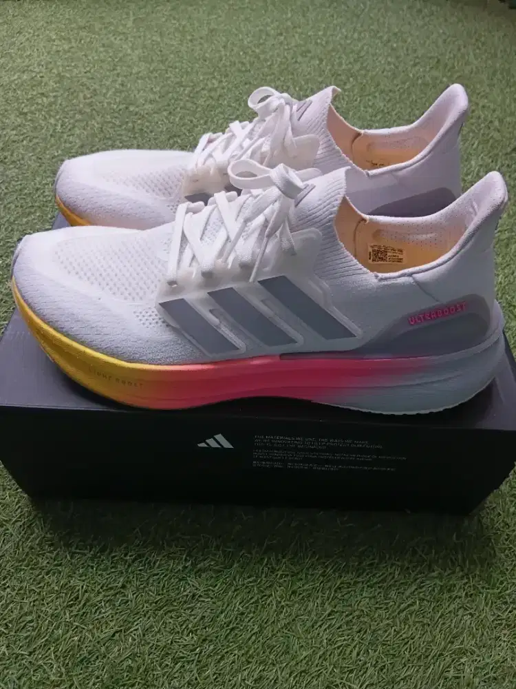 Sepatu adidas ultraboost 5 size 45,5