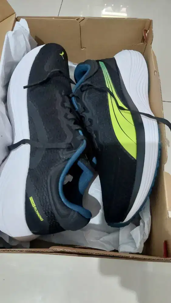 Sepatu puma running