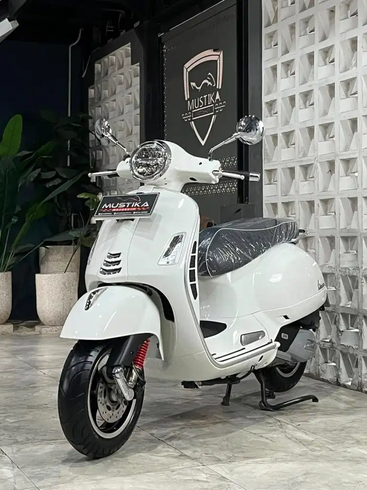 Vespa GTS 150 2021 Odo 6 Ribu Km Unit Simpanan Jarang Pakai