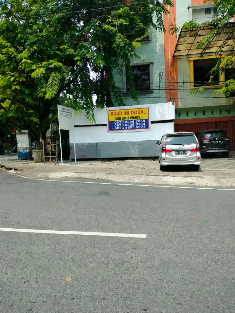 Dijual Ruko 3 lantai, 5 Kamar Tidur & 4 Kamar Mandi