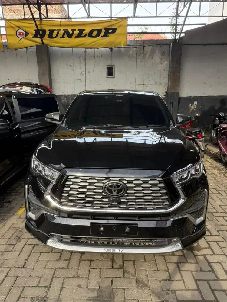 Dijual mobil zenix tipe Q HV tipe tertinggi 2023 matic