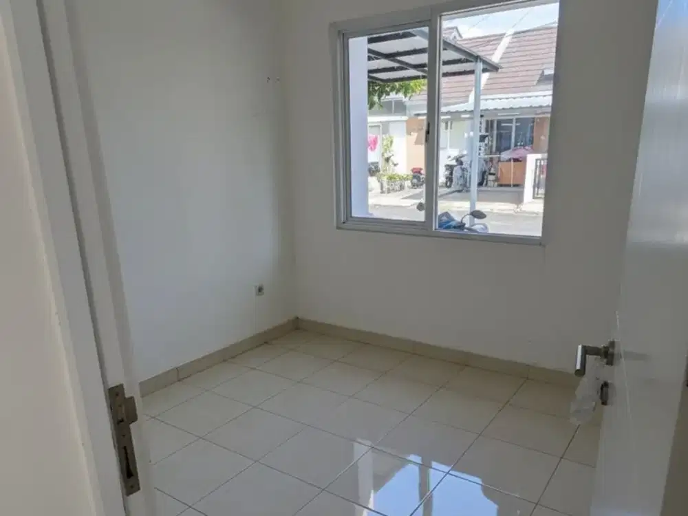 Rumah Siap Huni di Serpong Lagoon