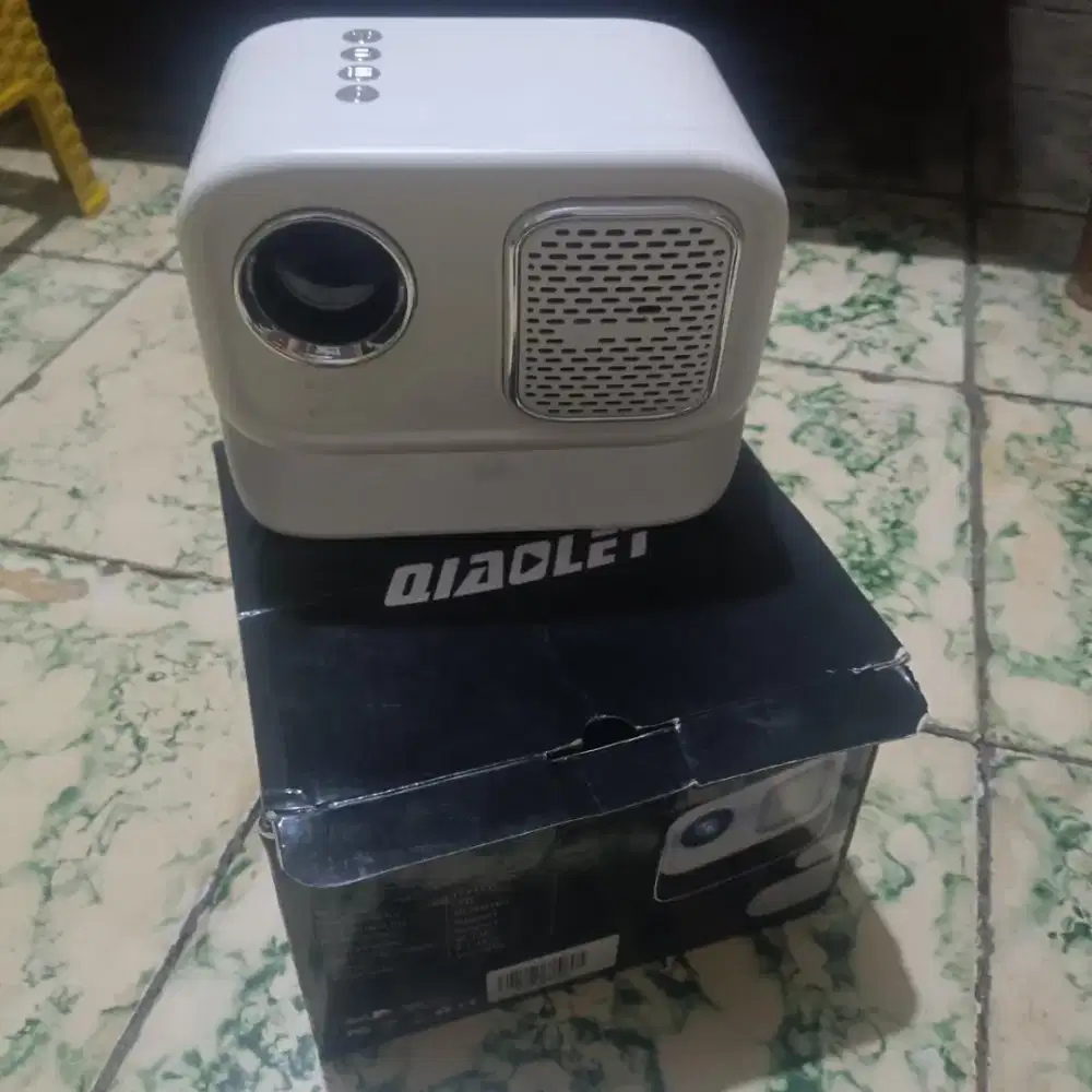 Proyektor Android Qiaolet