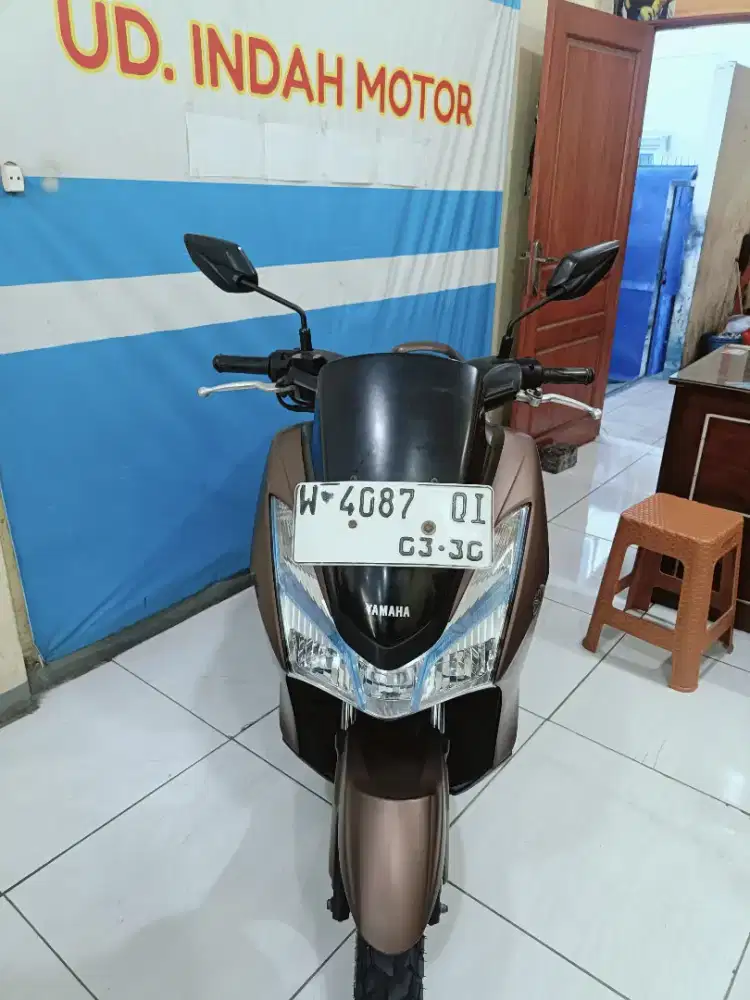 Coklat doff YAMAHA LEXI S BLUECORE 2019 bisa kredit