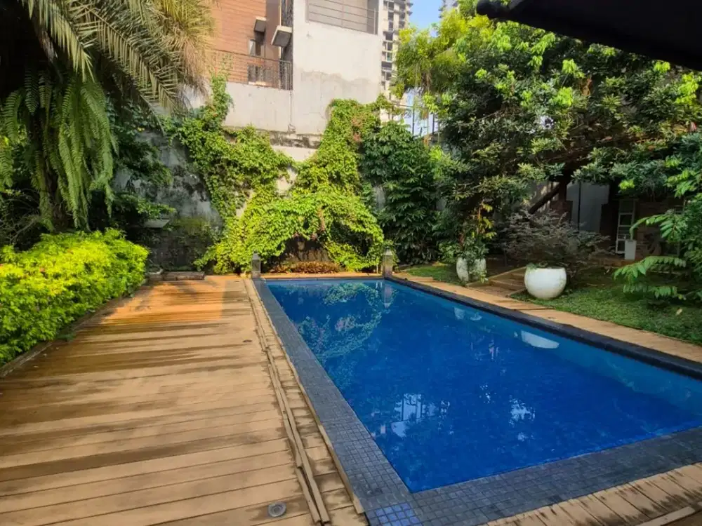 JUAL CEPAT. Turun 6M! Rumah Mewah 1100m2 di Kemang, Private Pool - nego sampai deal