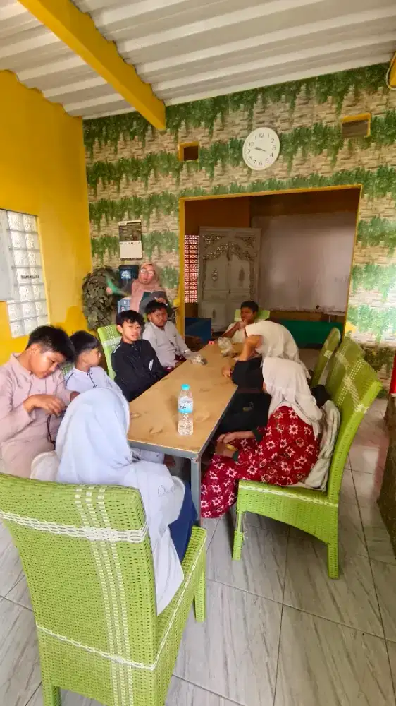 Mencari Guru Ngaji dan Administrasi
