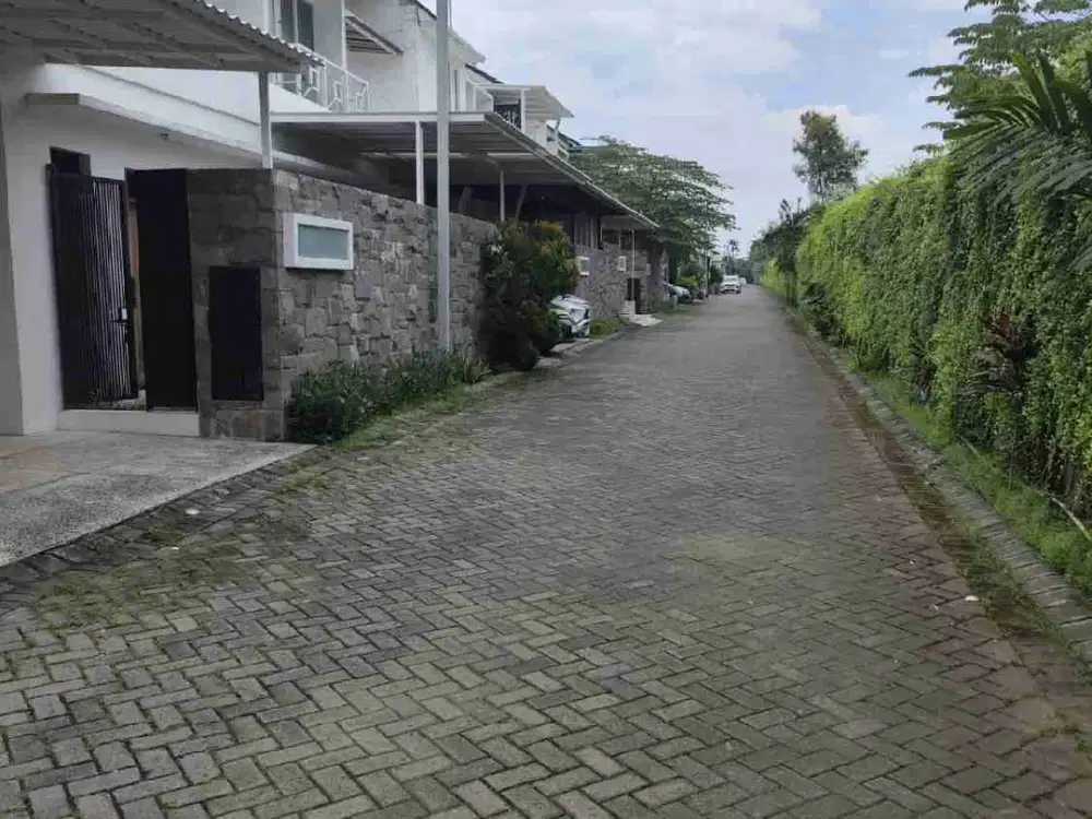 DIJUAL RUMAH WIYUNG LAKARSANTRI SURABAYA BARAT MODERN MINIMALIS 2 LANTAI