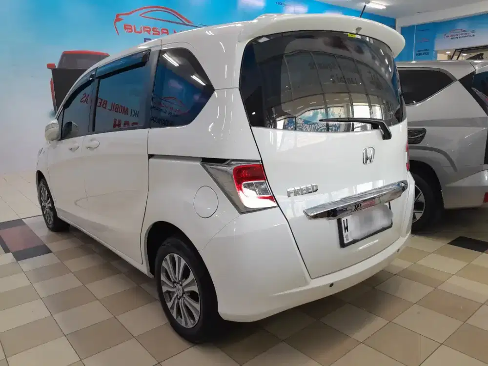 Honda Freed E Putih 2015 Automatic