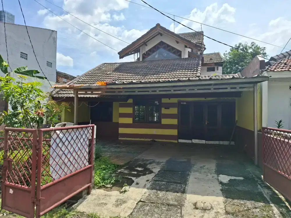 Jual rumah dalam komplek 2 lantai