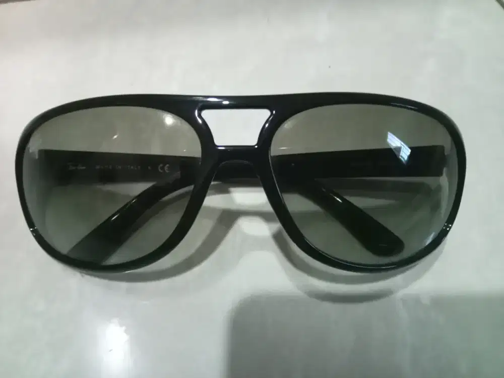 Jual Kacamata hitam ori Ray-ban