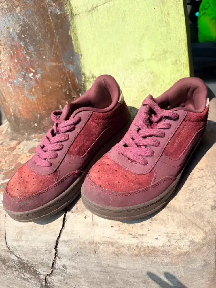 Sepatu Aerostreet