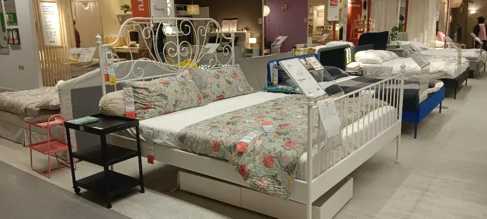 Tempat tidur IKEA