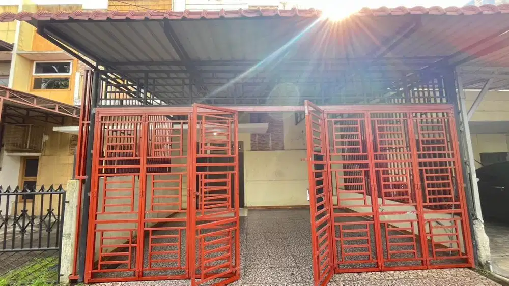 Di sewakan rumah 2 lantai