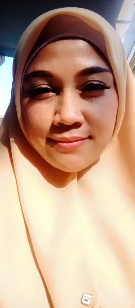 Cari kerja apa aja yg penting halal.