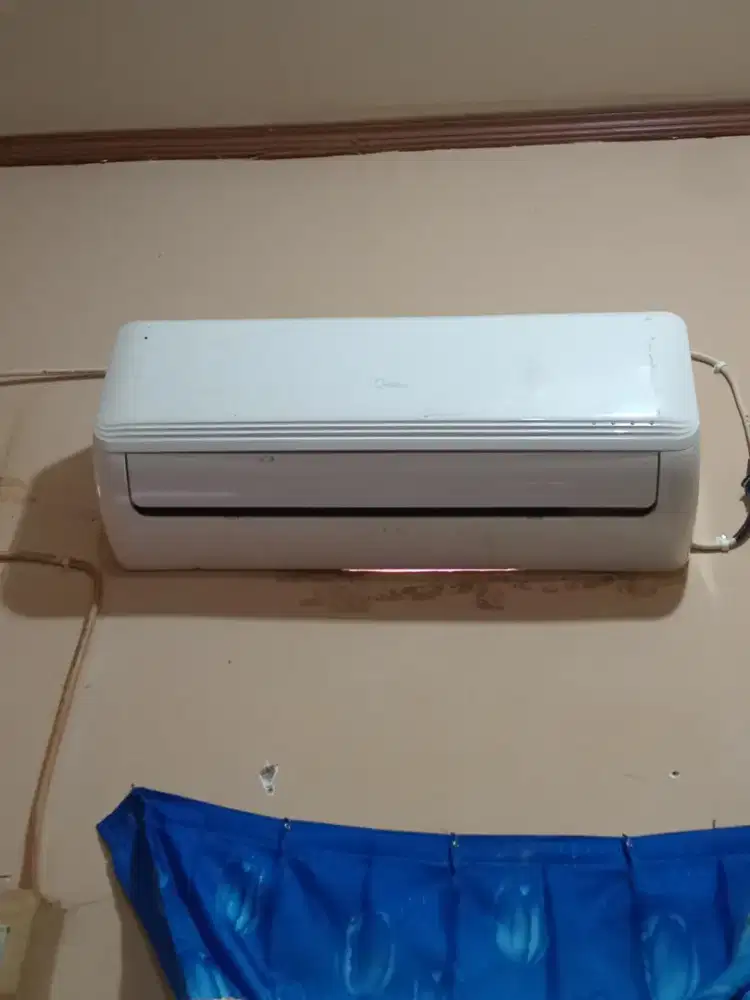 Di jual ac merek media1/2 pk masih bagus dan dingin