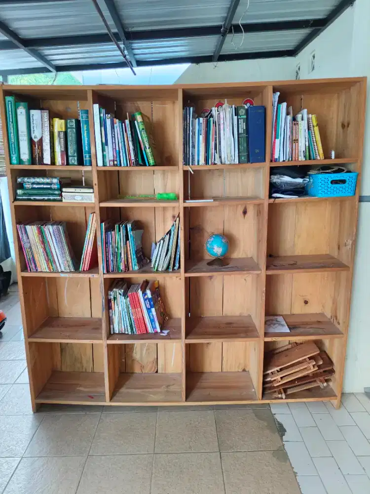Rak Buku / Rak Serbaguna Kayu