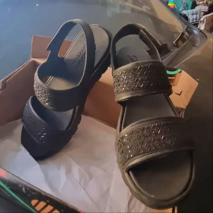 Skechers Footsteps Warna Hitam (Glam Party)