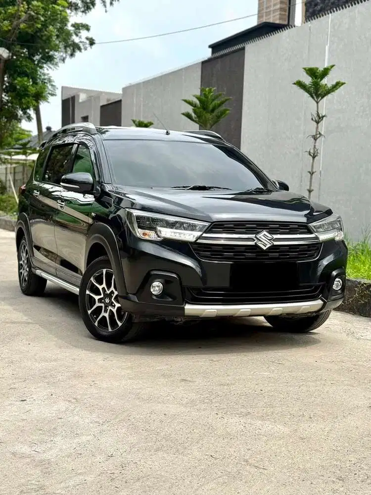 Suzuki XL7 Alpha Manual 2022 Hitam 2023 2021