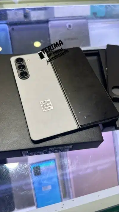 samsung z fold 4/5 256gb lengkap mulus ori
