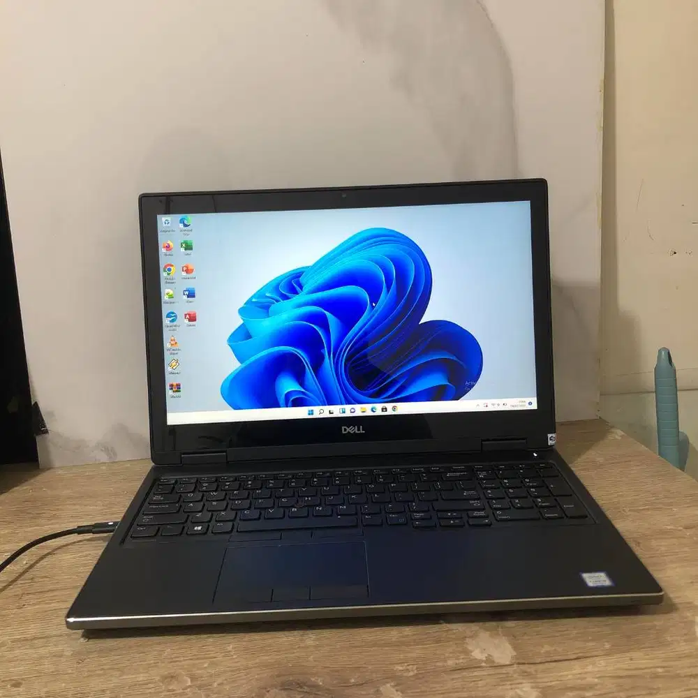 DELL PRECISION 7530 INTEL CORE I9 GEN 8 RAM 32 SSD 512 *RSK