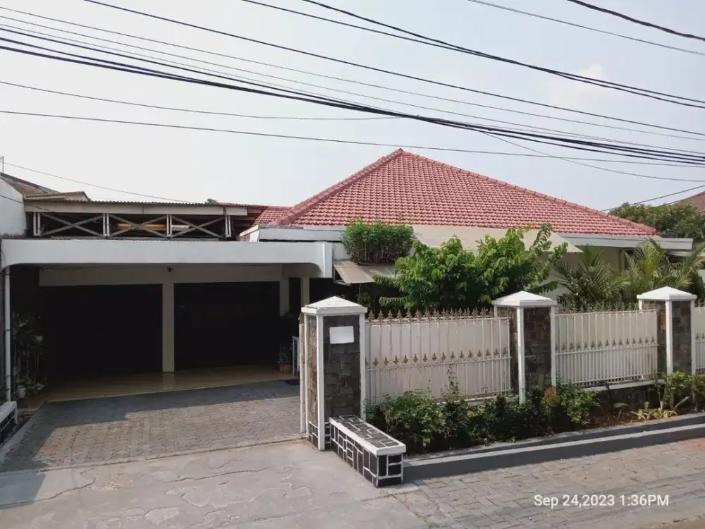 dijual rumah lama dalam perumahan waringin permai