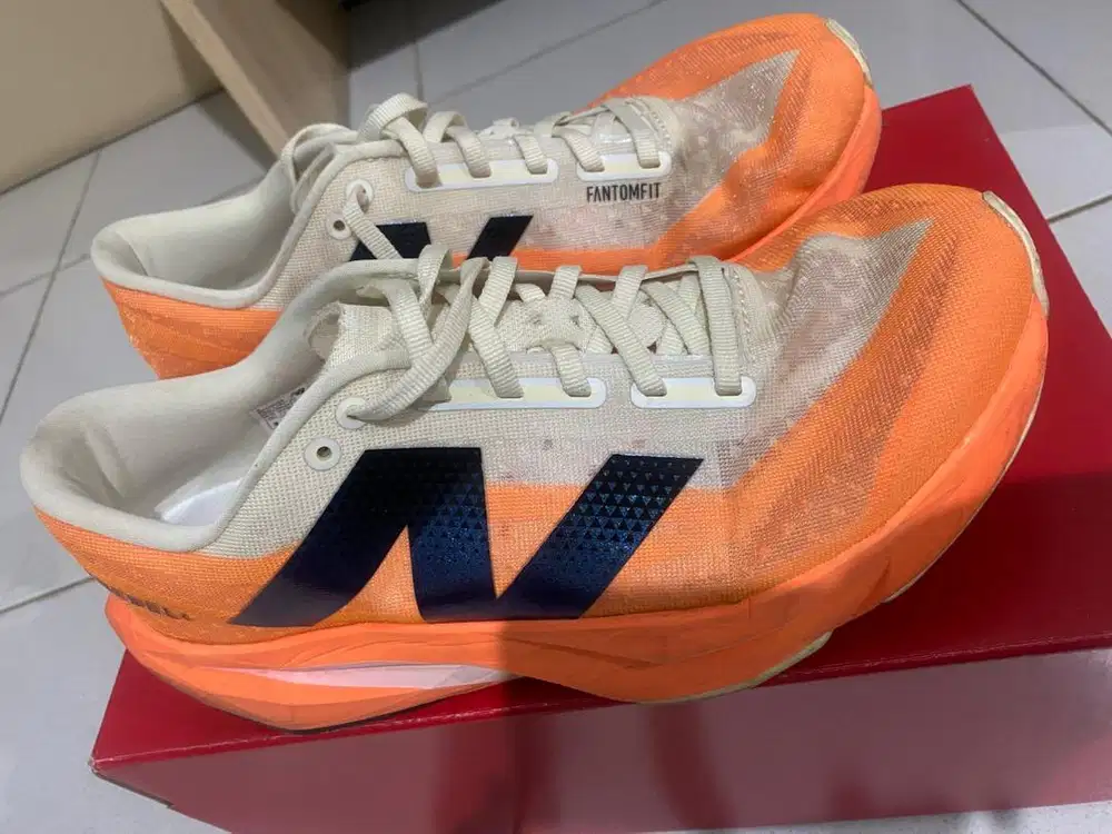 Sepatu running new balance