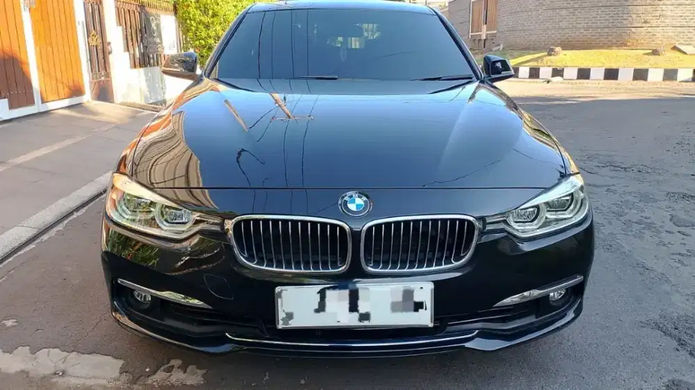 Bmw 320i Luxury at 2018 facelift Spedometer LCD istimewa km 54rb
