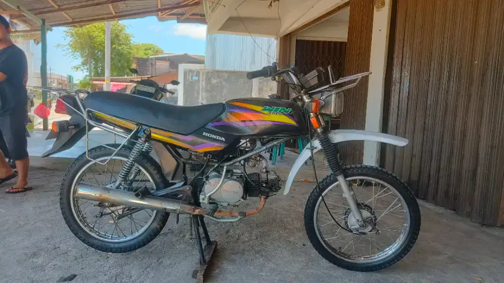 HONDA WIN 100 TAHUN 2005