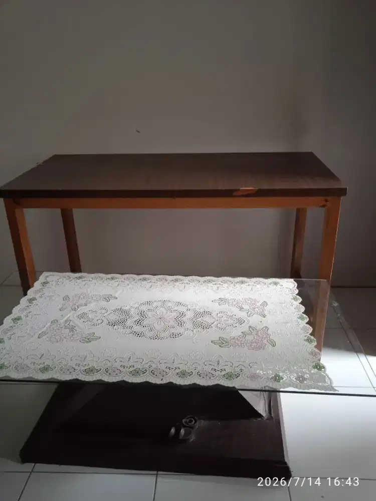 Meja makan warung & meja ruang tamu