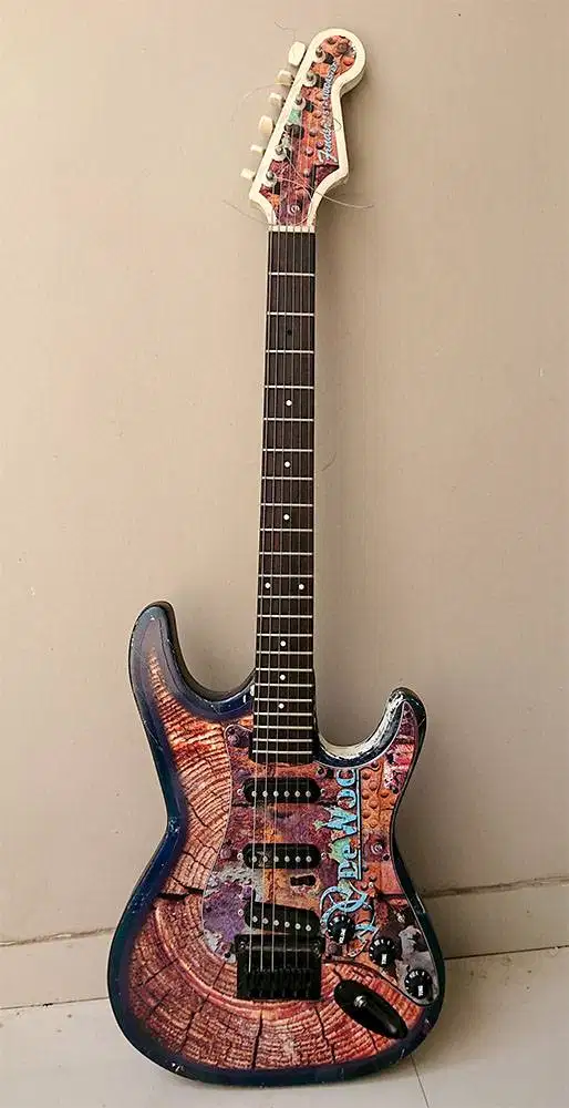 GITAR CUSTOM Model STRATOCASTER